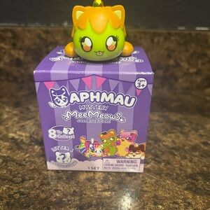 Aphmau Meemeow Carnival Treats Caramel Apple Cat figure